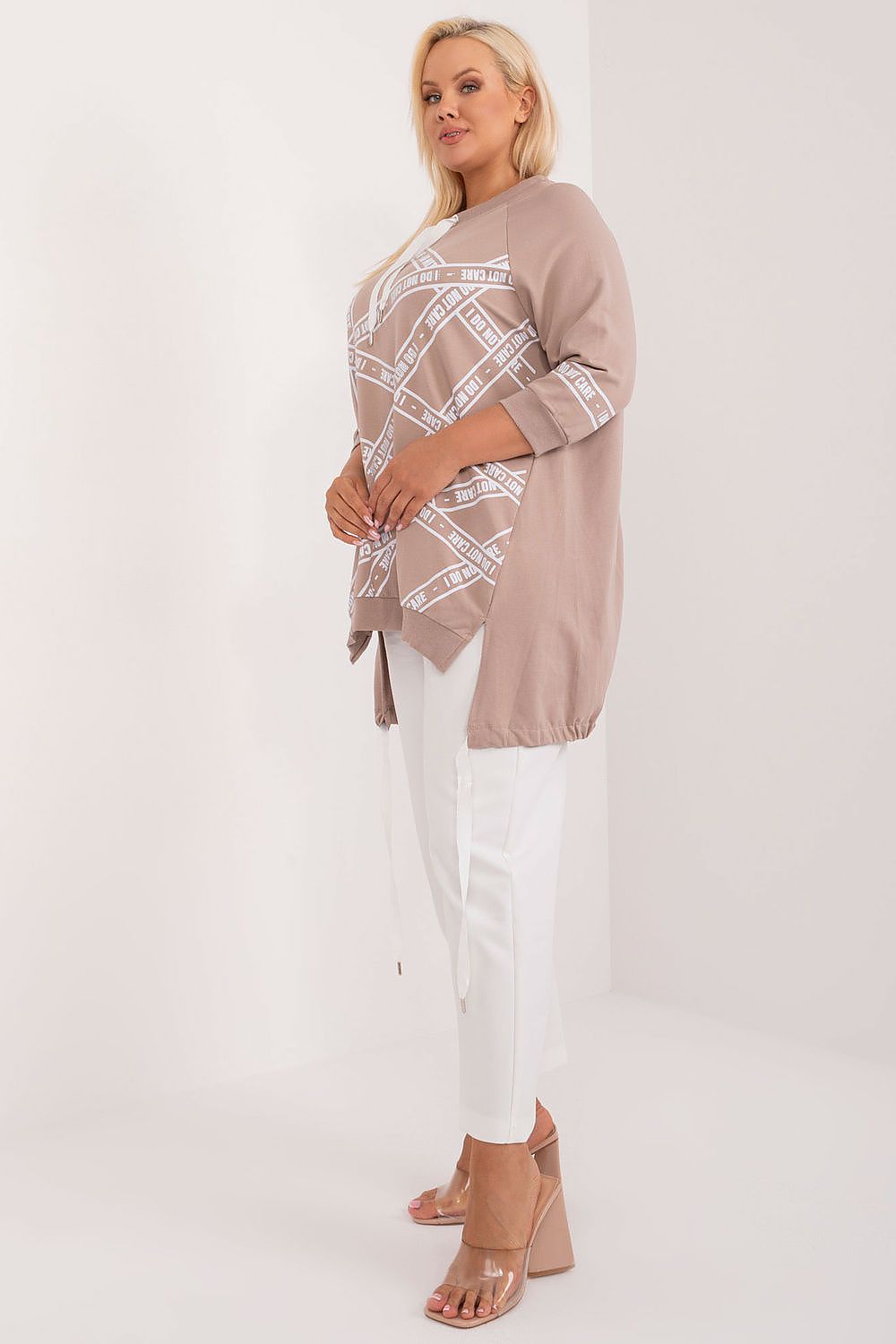 Plus-Size Bluse Model 201846 Relevance